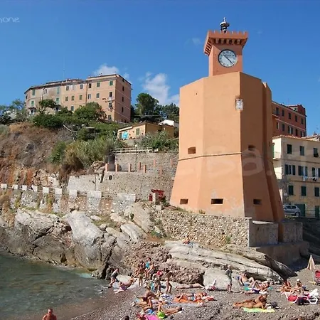 In Spazio Esterno E Posto Auto Rio dellʼElba